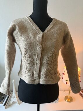 Vintage Coldwater Creek 100% Wool Cardigan – Floral Embroidery